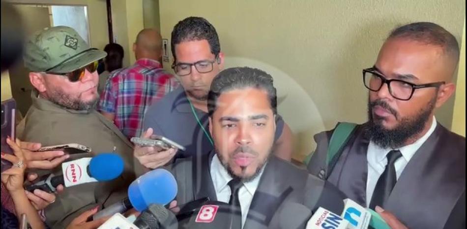 Según el Ministerio Público, “a las 9:44 de la mañana, la víctima se adentra a la piscina, caminando confiada". La piscina se encontraba sin ningún tipo de señalización y al momento en que llega a la mitad de la misma, la menor "se percató de que el nivel de agua era diferente y de inmediato empezó a hundirse y a hacer señas de auxilio con los brazos muestra de que se estaba ahogando".<br /><br />https://listindiario.com/la-republica/justicia/20251209/stephora-joseph-murio-asfixia-mecanica-acuerdo-autopsia_885446.html