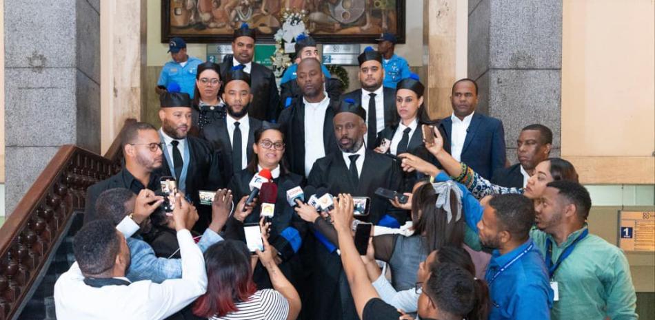 Mirna Ortiz y Wilson Camacho a la salida de la audiencia del caso Senasa.