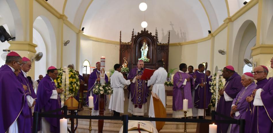 Despiden con pesar y esperanza al obispo emérito Rafael Leónidas Felipe Núñez