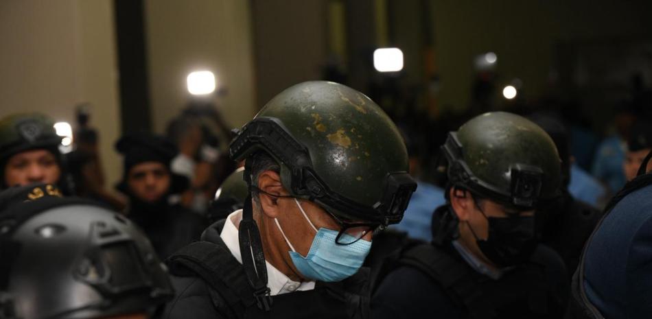 Tribunal impone prisión preventiva en contra de Santiago Hazim y otros implicados