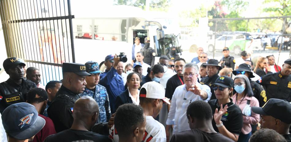 Santana antes de traslado a presos de La Victoria: “El que quiera volver, me avisa, para traerlo”