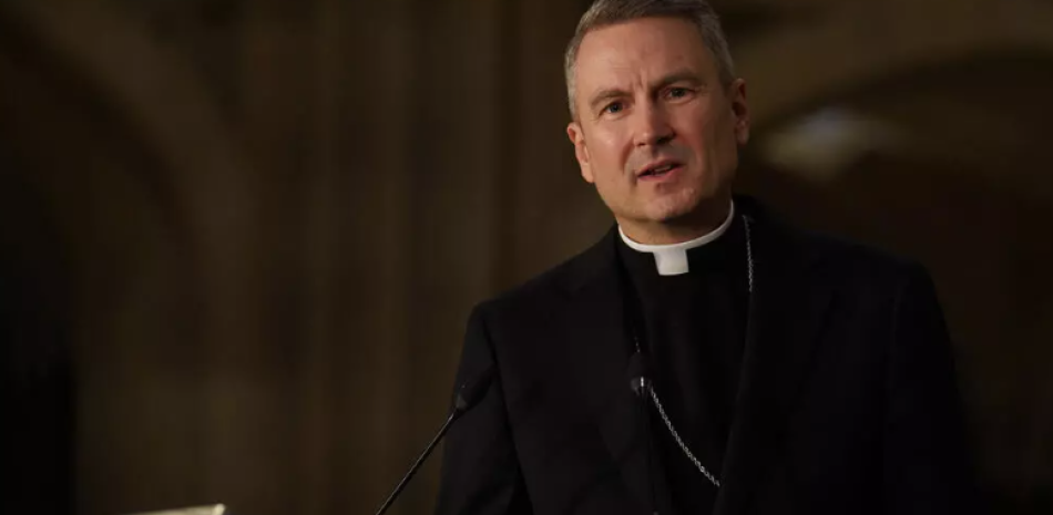 El obispo Ronald Hicks asume el cargo de arzobispo de Nueva York. Aquí lo vemos durante una rueda de prensa en la catedral de San Patricio de Nueva York, el 18 de diciembre de 2025.