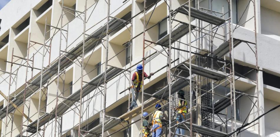 
        El Ministerio de Vivienda y Edificaciones oficializa el "Código de la Construcción"
    