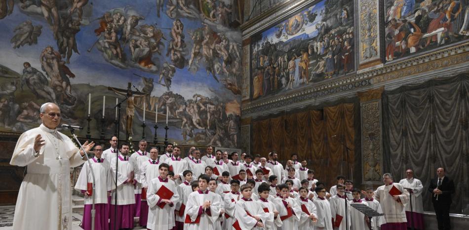 This handout picture released on January 3, 2026 by Vatican Madia shows Pope Leo XIV attending a concert organised for the Christmas season by the Pontifical Choir of the Cappella Musicale Pontificia inside the Sistine Chapel, in Vatican City. (Photo by Simone Risoluti / VATICAN MEDIA / AFP) / XGTY / RESTRICTED TO EDITORIAL USE - MANDATORY CREDIT "AFP PHOTO / VATICAN MEDIA" - NO MARKETING NO ADVERTISING CAMPAIGNS - DISTRIBUTED AS A SERVICE TO CLIENTS