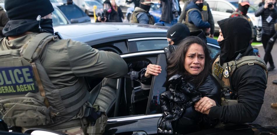 Las imágenes de las protestas muestran a los agentes federales utilizando gases lacrimògenos.