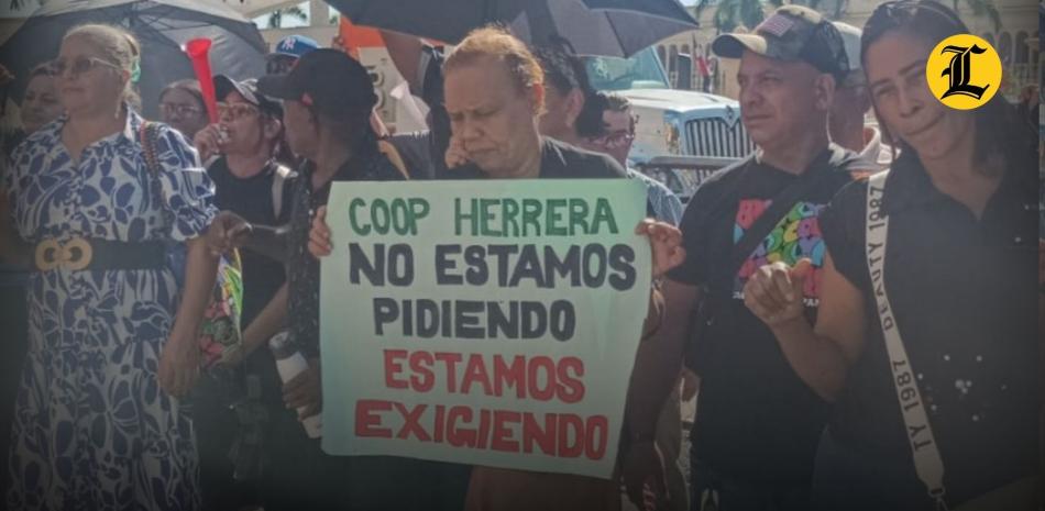 Los afectados por el cierre de la cooperativa aseguran que la última audiencia se realizó el pasado 19 de diciembre y que desde entonces no se ha establecido una nueva fecha para dar continuidad al proceso.<br /><br />https://listindiario.com/la-republica/20260129/socios-cooperativa-herrera-protestan-frente-palacio-nacional-fondos-perdidos_891870.html