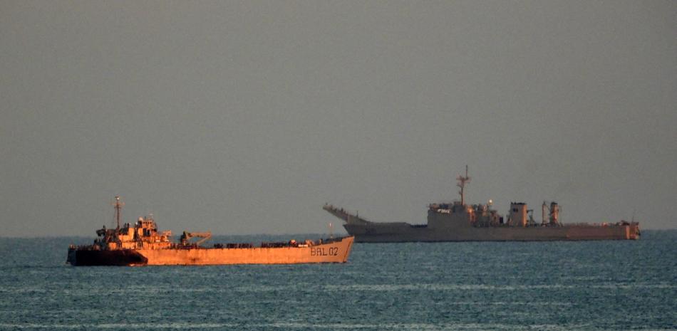 Buques de la Armada de México llegan a la Bahía de La Habana con 814 toneladas de ayuda humanitaria enviada por México el 12 de febrero de 2026.