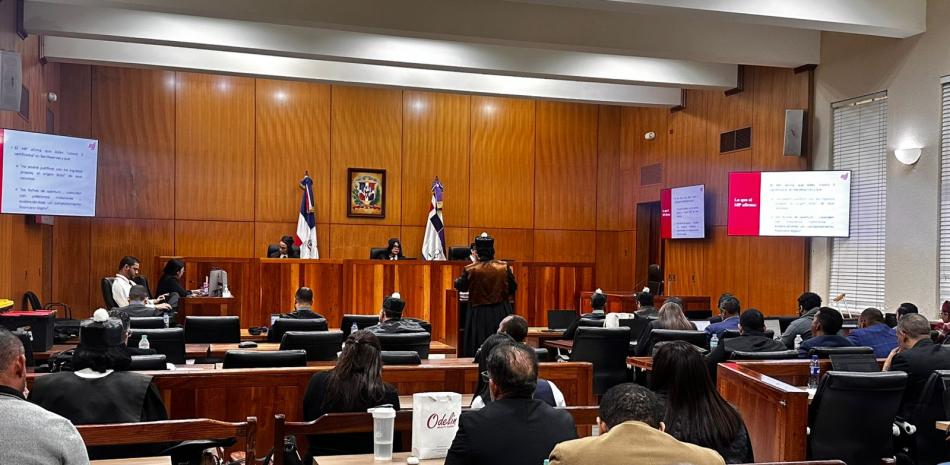 Defensa del mayor general Adán Cáceres Silvestre cuestiona al Ministerio Público.