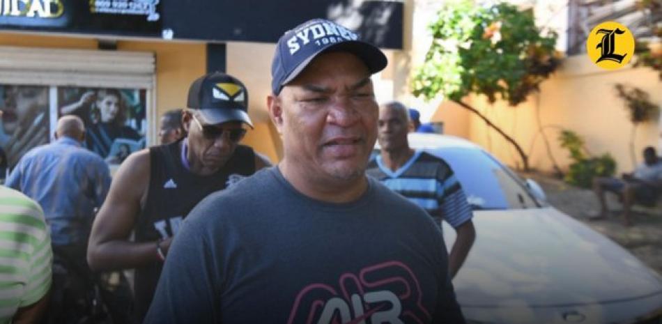 Adriano Félix, chofer de la ruta, explicó que los tres mil choferes que pertenecen a la asociación no se oponen al “proyecto”, sino a retirarse sin recibir ninguna remuneración por parte de las autoridades.<br /><br />https://listindiario.com/la-republica/gobierno/20260216/choferes-exigen-prestaciones-laborales-implementacion-nuevo-corredor-independencia_894241.html