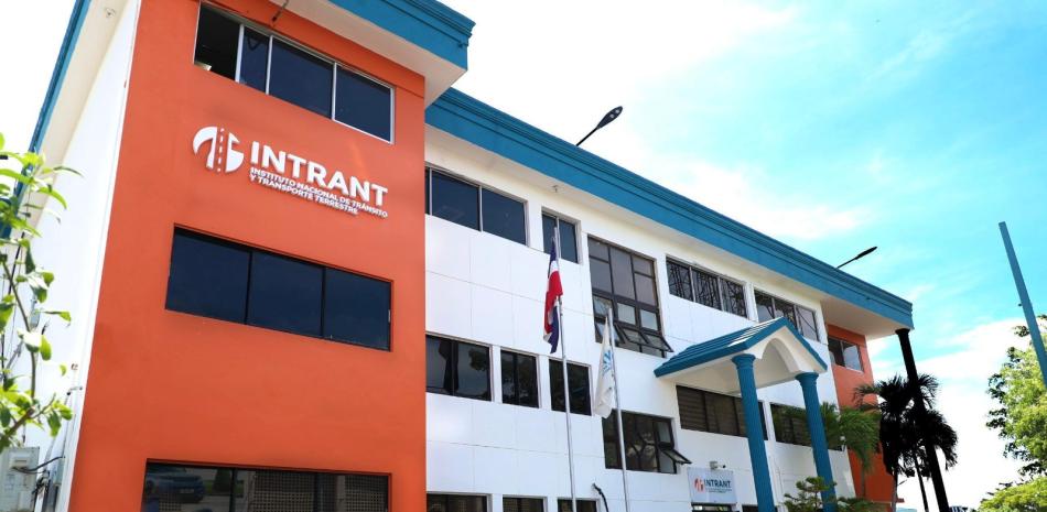 Instituto Nacional de Tránsito y Transporte Terrestre (Intrant).