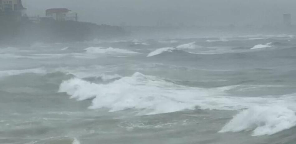 COE advierte alto riesgo marítimo por oleaje anormal en la costa Norte