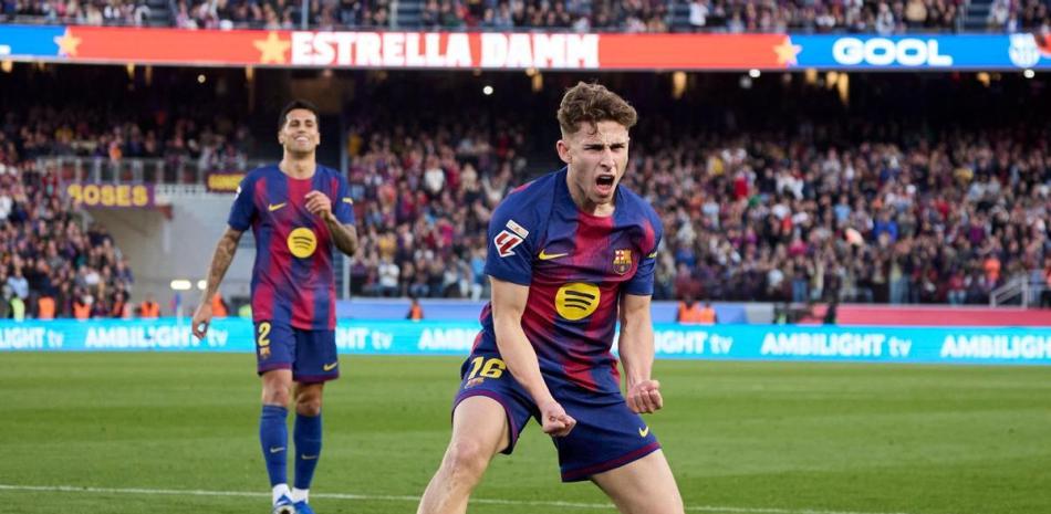 Fermín López reacciona luego de marcar un gol para el Barcelona.
