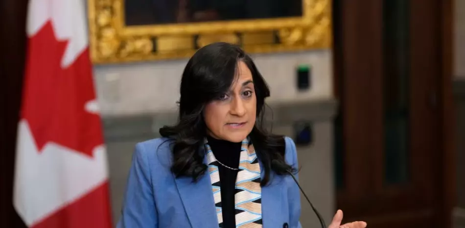 La ministra de Asuntos Exteriores de Canadá, Anita Anand, durante una conferencia de prensa sobre la situación de seguridad en México, en la Cámara de los Comunes del Parlamento.