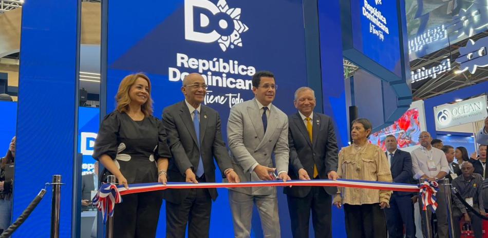 David Collado inaugura stand de República Dominicana en la “45.ª Ventana Turística de Anato 2026”, celebrado en Colombia.