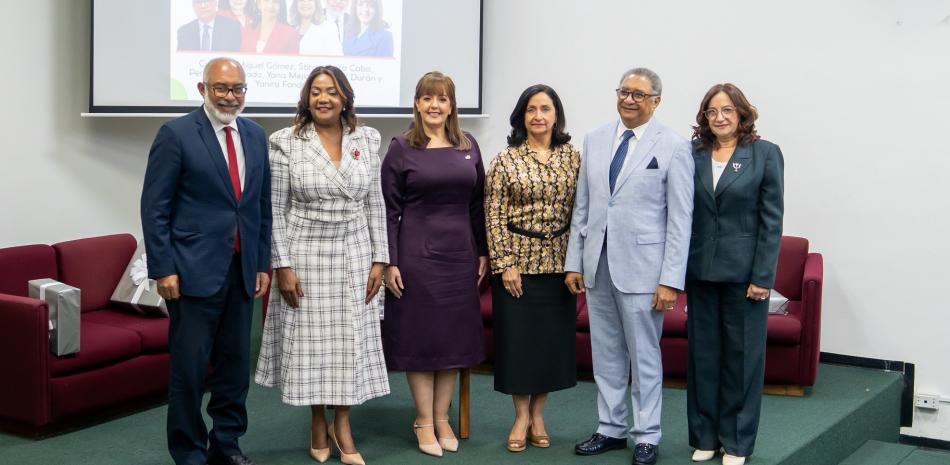 Persio Maldonado, Amarilys Durán, Salas, Yanira Fondeur, Soraya Lara Caba, José Miguel Gómez y Yanis Mejía.