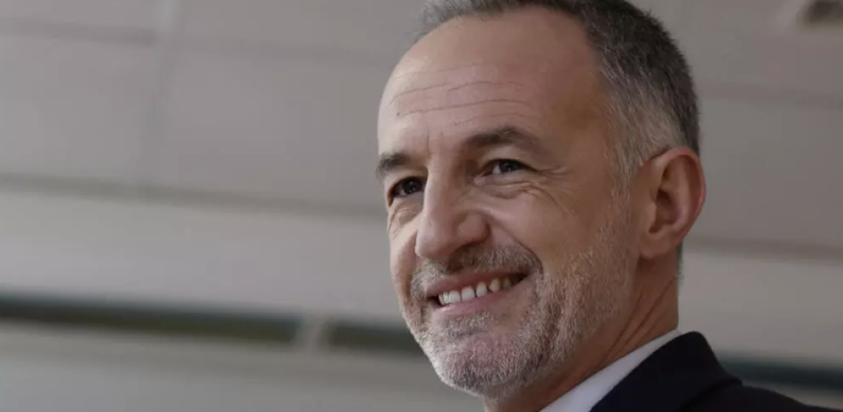 Emanuel Grégoire, diputado del Partido Socialista, es el nuevo alcalde de París, sucesor de Anne Hidalgo.