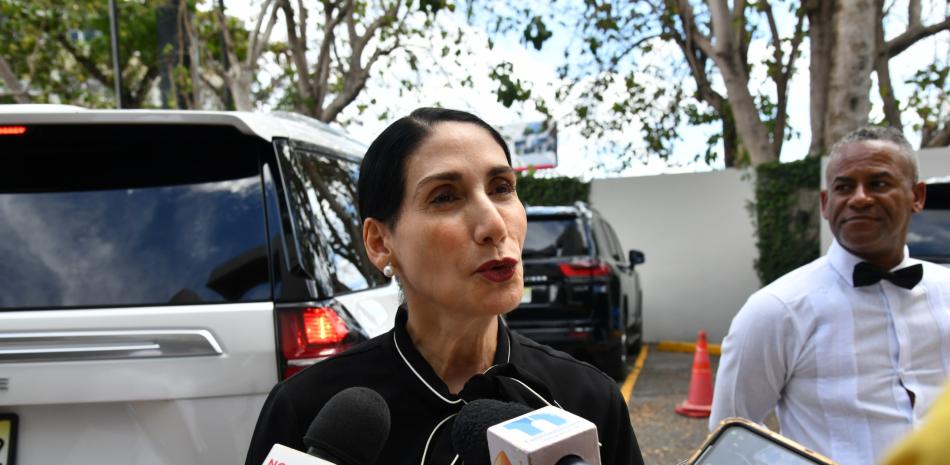 
        Raquel Arbaje dice esperan por estudio ambiental para ponderar explotación minera en San Juan
    