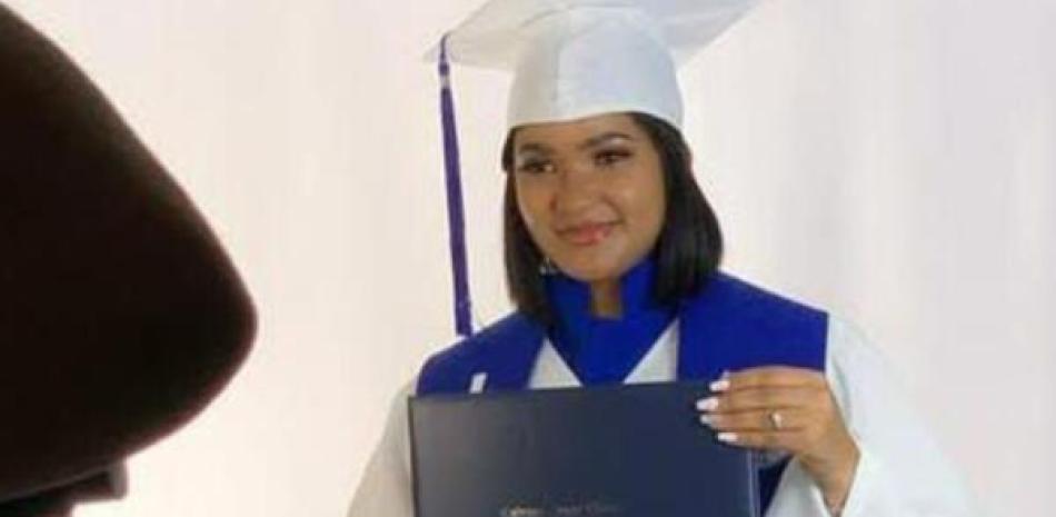 Mujer citaba hombres por Tinder, los asaltaba junto a una banda y fue condenada a 12 años