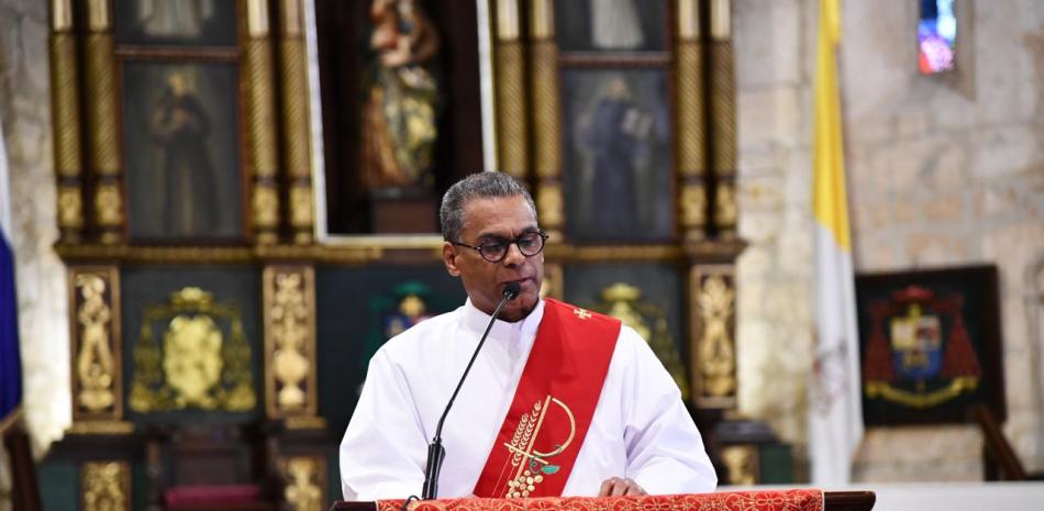 Sermón de las Siete Palabras: Resaltan altos precios de la gasolina y la canasta básica