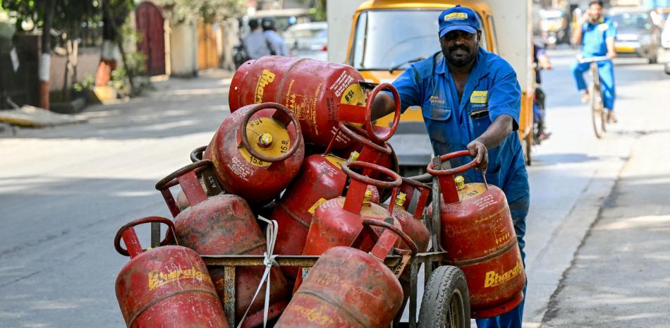 
        Incertidumbre sobre diálogo de paz entre Irán y EEUU eleva los precios del petróleo
    