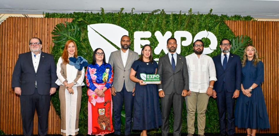 
        Banreservas se coloca en primer puesto de empresas sostenibles en República Dominicana, según estudio
    