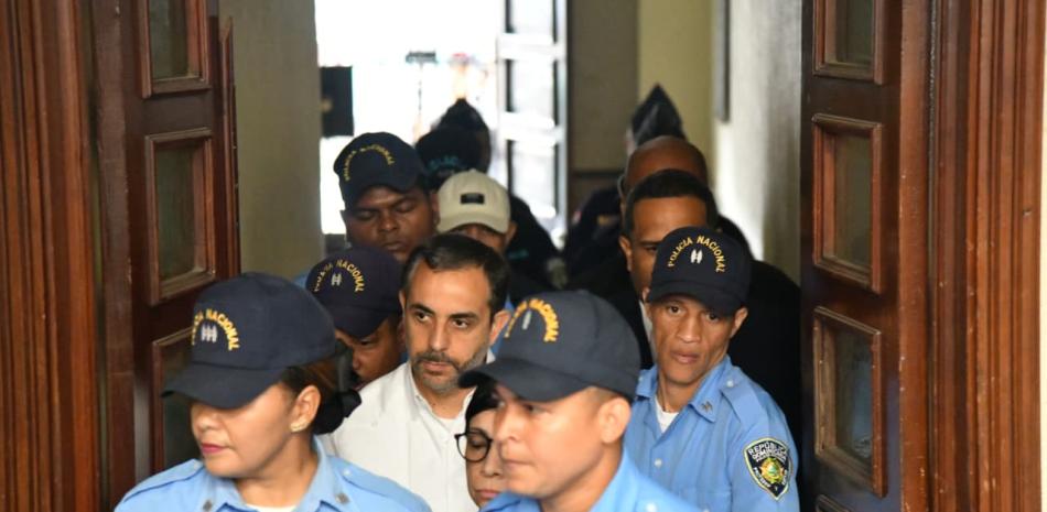 
        Juez inicia audiencia preliminar contra los propietarios de la discoteca Jet Set
    