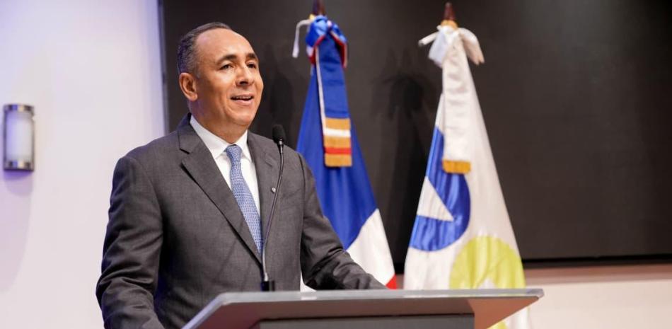 
        Nelson Arroyo completa 100 días de gestión al frente de Aduanas
    