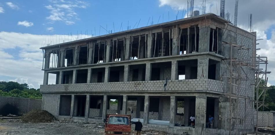 
        Todavía esperan nuevo plantel en Las Carreras
    