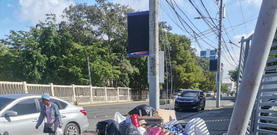 
        Regidor denuncia acumulación de basura en la Zona Universitaria y llama a intervención inmediata
    