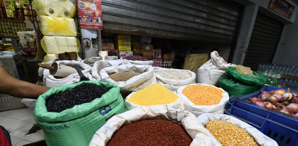 
        “Lo único que está barato en este país es la sal”: Alza impacta productos básicos
    