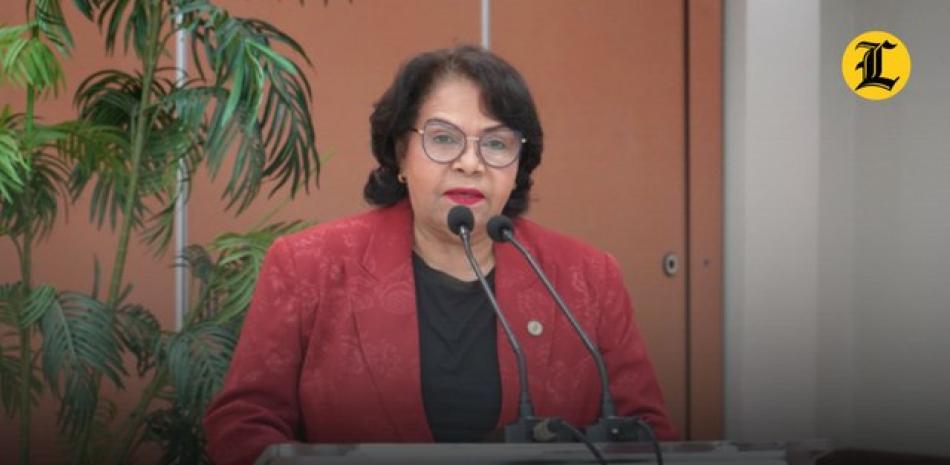 Polanco aseguró que la medida no tenía el objetivo de lograr un “aumento salarial”, sino de un incentivo “por el arduo trabajo” realizado en la actual gestión.<br /><br />https://listindiario.com/la-republica/20260428/emma-polanco-dice-resolucion-aumentaba-salarios-incentivo-arduo-trabajo-ccrd_903603.html