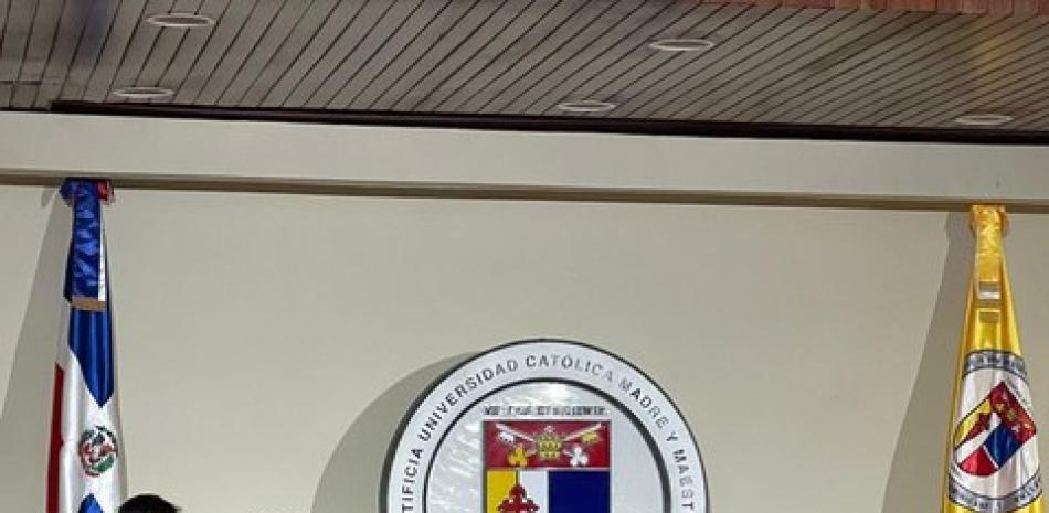 Para el estudio se investigó el periodo 2003-2024 y mostró que la cantidad de investigadores pasó de 36 a 545, mientras que las publicaciones científicas aumentaron de 26 a 537.<br /><br />https://listindiario.com/la-republica/educacion/20260429/ciencia-dominicana-crece-22-anos-aun-depende-exterior_903734.html