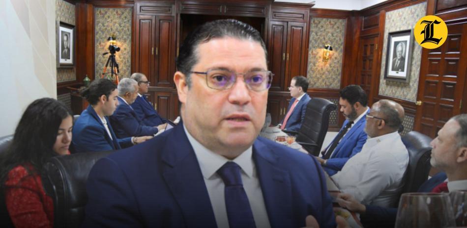 Las conversaciones que sostuvieron desde el gobierno con los expresidentes Danilo Medina y Leonel Fernández para enfrentar el impacto del conflicto en el Medio Oriente fueron, a juicio del ministro de Industria, Comercio y Mipymes, Eduardo Sanz Lovatón, “cordiales, aportaron contexto histórico y elevaron el ánimo”. Sin embargo, fue claro: “propuestas puntuales no hicieron”.<br /><br />Durante su participación en el Desayuno del Listín Diario, el funcionario destacó las conversaciones que mantuvieron con distintos actores de la sociedad civil ante la crisis provocada por los conflictos en el Medio Oriente, haciendo un particular énfasis en lo que dejó las charlas con los expresidentes dominicanos.<br /><br />https://listindiario.com/la-republica/20260505/propuestas-puntuales-hicieron-sanz-lovaton-sobre-reuniones-leonel-danilo_904452.html