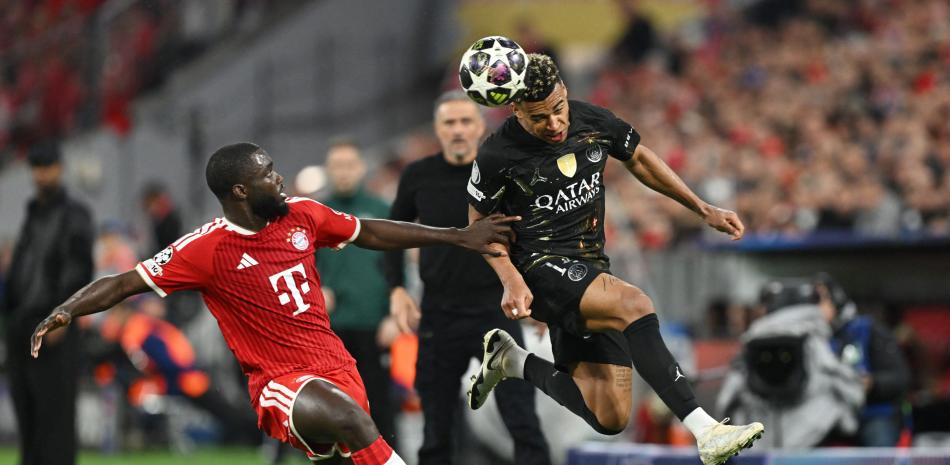 Uno de los tantos momentos de acción en el partido en que el PSG igualó con el Bayern y concluyó llevándose el pase a la final de la Champions.