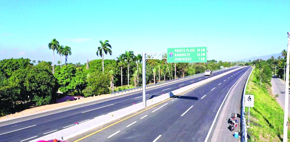 na inicitiva legislativa busca designar con el nombre de Salvador Jorge Blanco la avenida Circunvalación Norte de Santiago.