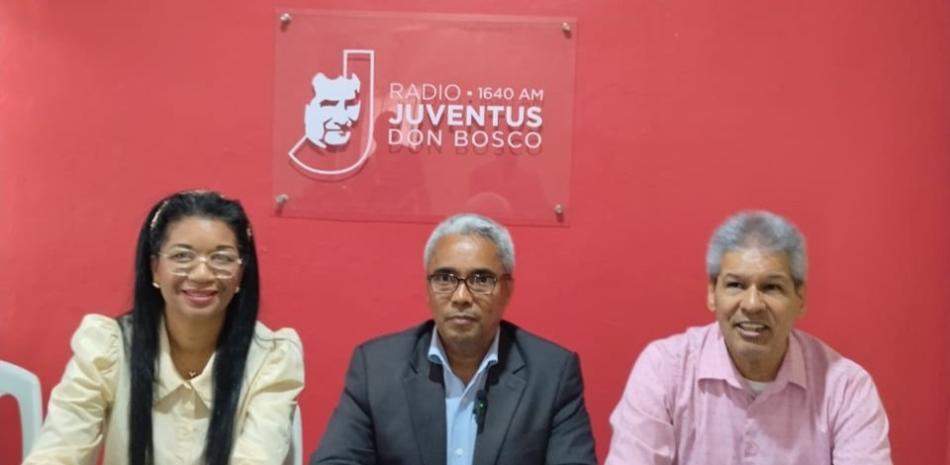 El coordinador de Acción Católica, Rafael Delio Gómez, habla en rueda de prensa en Radio Juventus-Don Bosco.