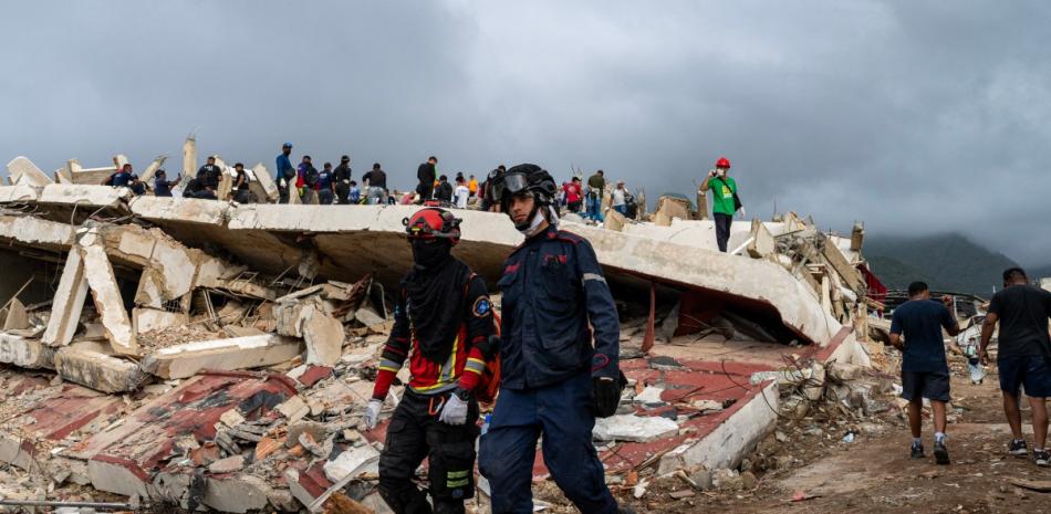 Esperanza de sobrevivientes se apaga en Venezuela, que decreta siete días de duelo por sismos