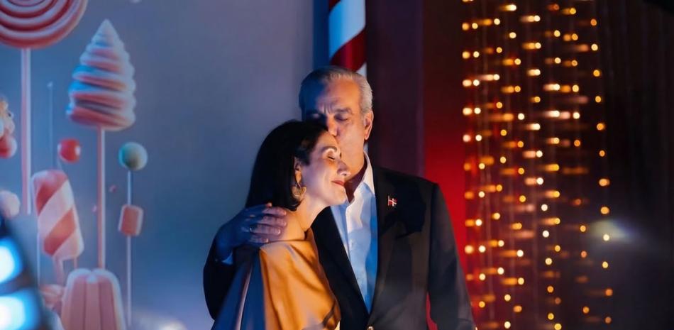 «Hasta el Infinito, Mi Amorzote»: El Tierno Mensaje de Raquel Arbaje en el Cumpleaños del Presidente Abinader