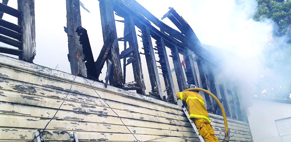 Bomberos atribuyen el aumento de incendios a fallas eléctricas, malas instalaciones de GLP y falta de mantenimiento vehicular.