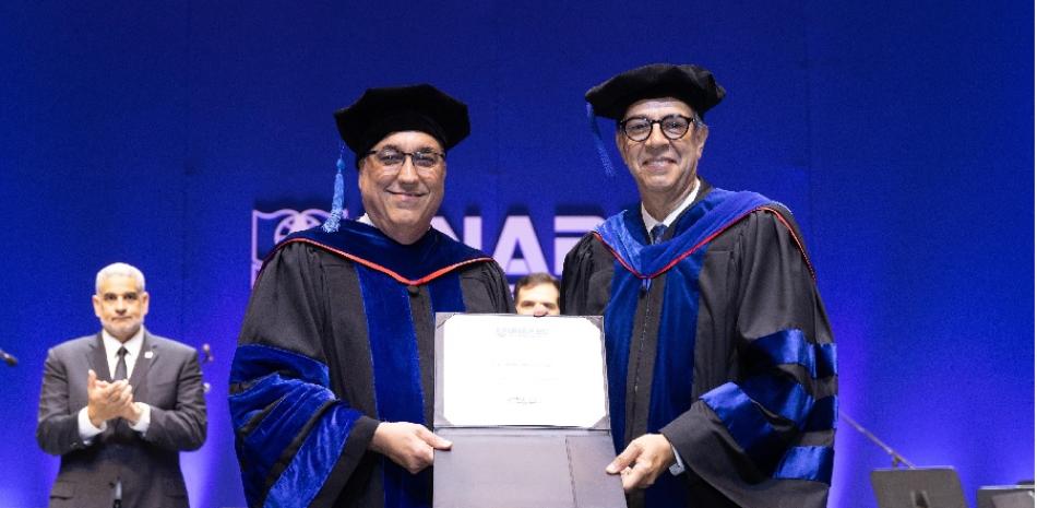 Universidad APEC entrega Doctorado Honoris Causa al escritor José Mármol