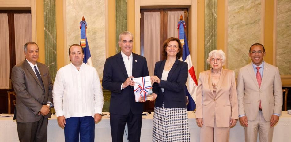 Gobierno y OCDE presentan estudio sobre los desafíos de la integridad pública en el país