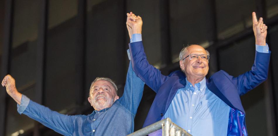 El candidato presidencial y presidente en ejercicio de Brasil, Luiz Inácio Lula da Silva, celebra tras conocerse los resultados de las elecciones generales, el 25 de octubre de 2026, en São Paulo, Brasil.