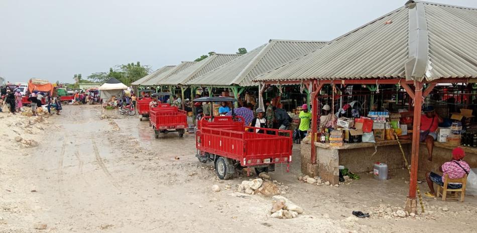 Pese a las lluvias, así luce el mercado fronterizo entre República Dominicana y Haití.