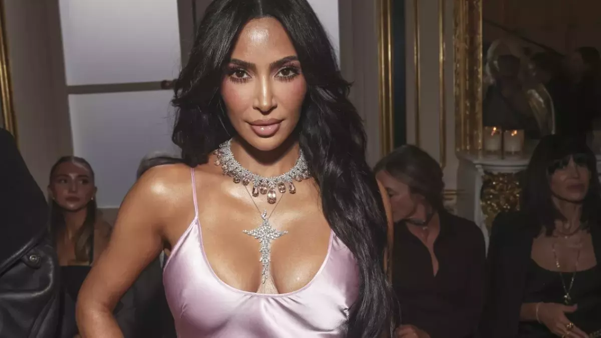 Kim Kardashian está saliendo con Lewis Hamilton, pero de manera "casual"