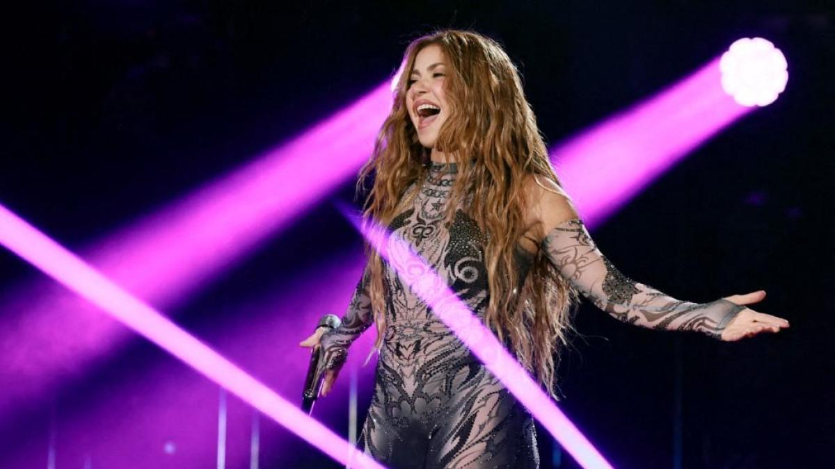 Shakira lamenta la muerte de un trabajador en el montaje de su concierto en Río de Janeiro