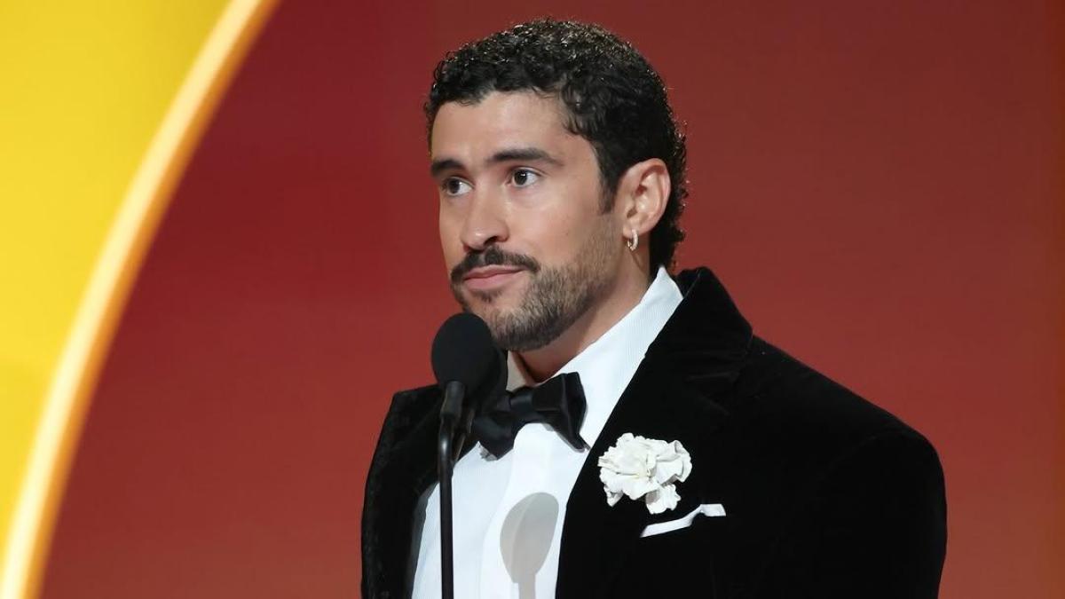 Bad Bunny hablará sobre su actuación en el medio tiempo del Super Bowl tras su triunfo en los Grammy