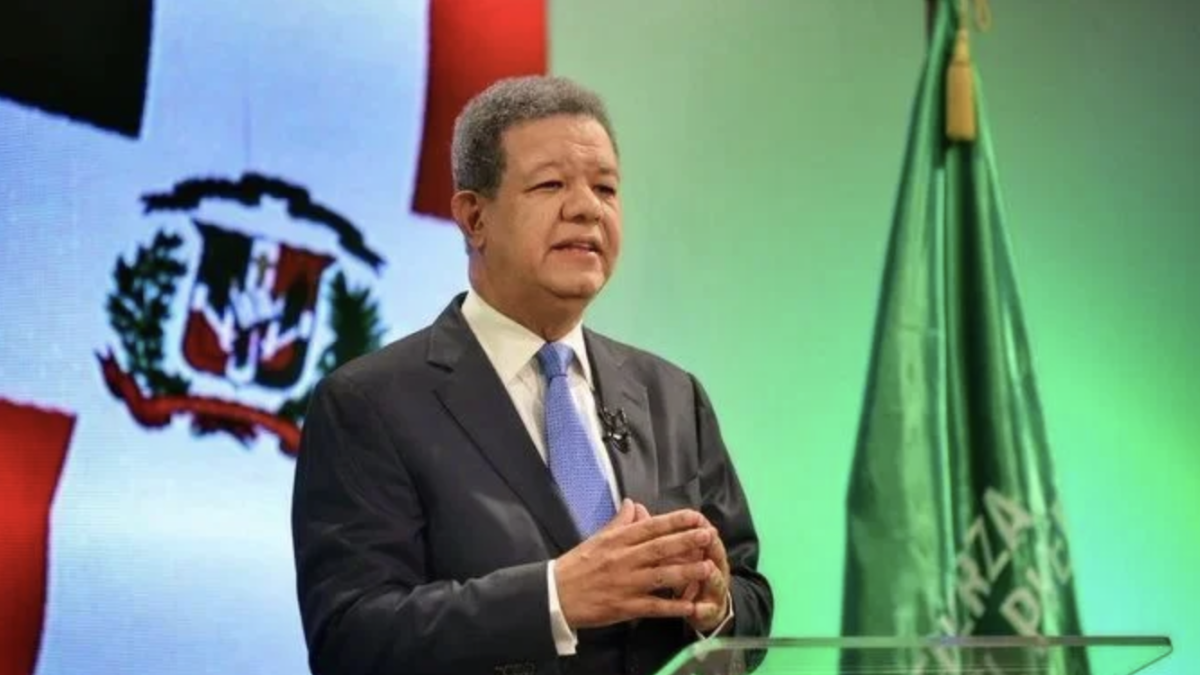 Leonel afirma gobierno no tiene calidad moral para demandar a Aerodom