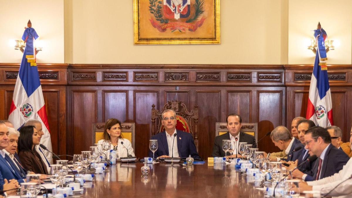 Economistas dicen medidas del Gobierno para mitigar efectos del alza en precios no son suficientes