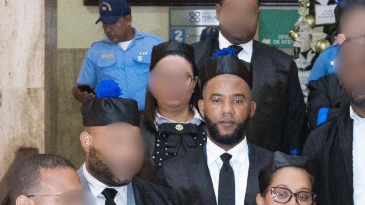 PGR: Fiscal Valdez Alcántara exigió 200 mil dólares, un Rolex y un Mercedes Benz