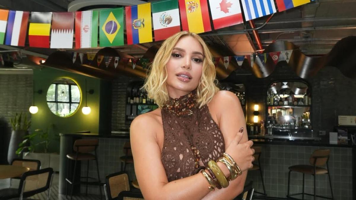 Influencer Andrea Valdiri persigue y llega hasta la casa de seguidor por comentario sobre sus hijas